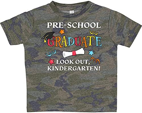 Инктастичен дипломиран пред училиште Внимание, маица во градинка за мали деца