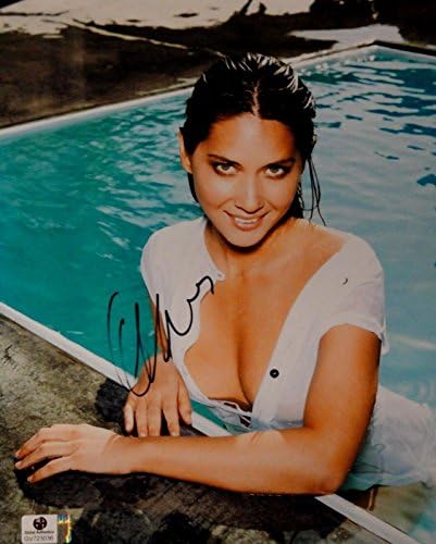 Оливија Мун Харн потпиша автограм 8x10 Фото секси очи усни во базен GA723036
