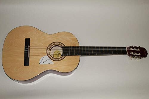 Луис Томлинсон потпиша акустична гитара за автограм Fender Brand - One Direction 1D