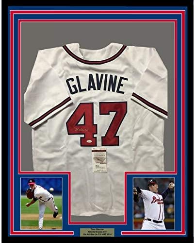 Врамен автограмиран/потпишан Том Главин 33х42 Атланта бел бејзбол дрес JSA COA