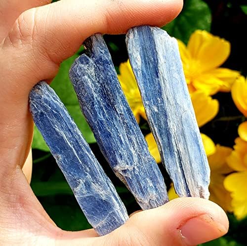 Сина кинит од Бразил А оценет кластер Друзи Блејдс сурови природни груби кристални лековити скапоцени камења примероци мајки