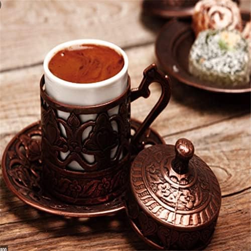 Густо рачно изработено турско тенџере со бакарно кафе со дрвена рачка природно
