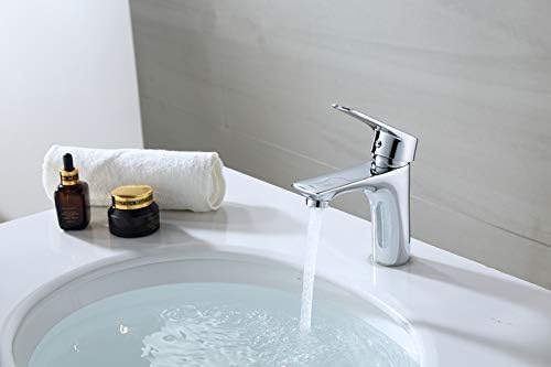 Единствена рачка тапа за бања со линии за снабдување со тапа, модерна и комерцијална лапа за мијалник во полиран хром