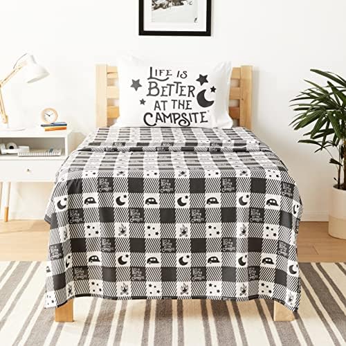 Camco Life е подобар во комплетот за кревети во кампот | За кревети со големина на RV-кревети | Се одликува со тема за кампување со РВ на карирана