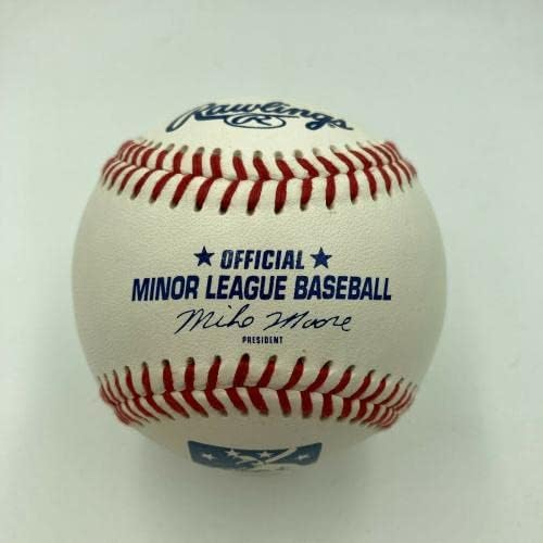 Тејлор Бухолц дебитант потпиша официјален бејзбол на малолетничка лига - автограмирани бејзбол