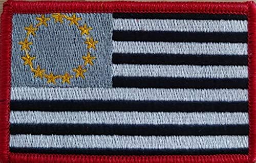 Бетси Рос САД Соединетите држави знаме извезено железо-на шие лепенка сива, црна, бела и златна верзија на рамената амблем црвена