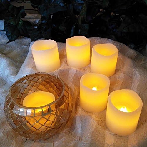 LED LYTES BATTERY управувани свеќи сет од 6 свеќи од восок од слонова коска 2 високи и 2 широки со килибарски жолт пламен