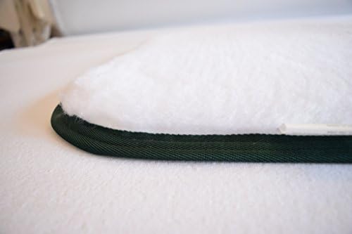 Луксузен ветеринар кревет бел со темно зелена облога. Произведено во САД, големина 20 за 16