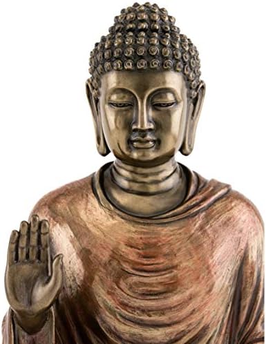 Врвна колекција медитирајќи ја статуата на Шакијамуни Буда допирајќи ја земјата- просветлената една скулптура во премиум ладна бронза-