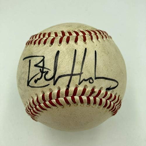 Butch Huskey потпиша автограмирана игра користеше бејзбол во мала лига - играта во МЛБ користеше бејзбол