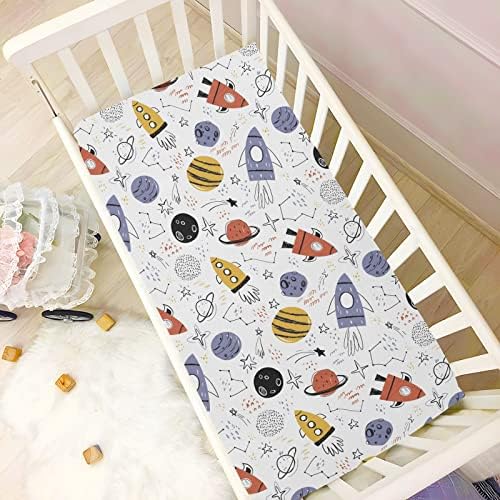 Опремени чаршафи за креветчиња, симпатична вселенска ракета за бебиња за девојчиња за момчиња, прицврстено столче за постелнина за постелнина