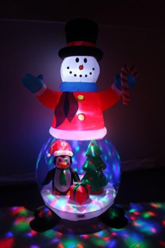 Два божиќни украси за украси, вклучуваат божиќни пингвин високи 7 стапки со светла со треперење, и 8 нозе високи снежен свет со пингвин и