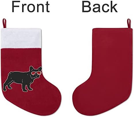 Симпатични француски булдог Божиќ виси чорапи за порибување за Божиќно дрво за одмор дома