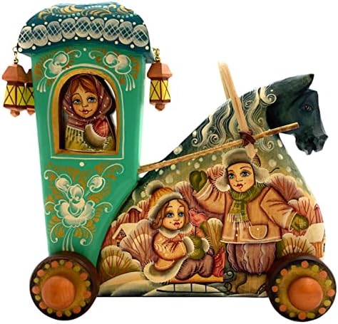 Дрвен тркалачки коњ новогодишен превоз врежан од дрво и насликан од руски занаетчии. Холидеј домашен декор Божиќен новогодишен подарок.