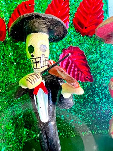 Каса Фиеста Дизајн Маријачи во стаклена кутија - мексикански бенд Маријачи - Мексикански черепи - автентичен мексикански декор - Маријачи Ен