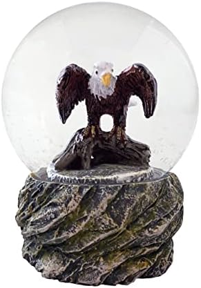 Вода глобус - орел од Делуксбаза. Снежен глобус со фигура на смола и обликувана основа. Одличен декор за домови, украси и подароци.