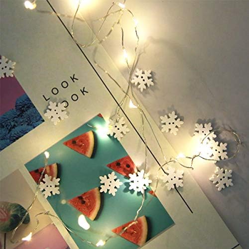 100 парчиња Копчиња за снегулка Божиќни дрвени 18мм бели копчиња за плетење за шиење за шиење DIY занаети за занаети Божиќни декорации