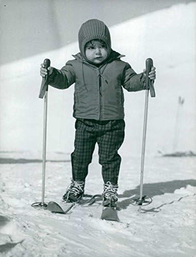Гроздобер фотографија на принцезата Фараназ Пахлави ужива во скијање.
